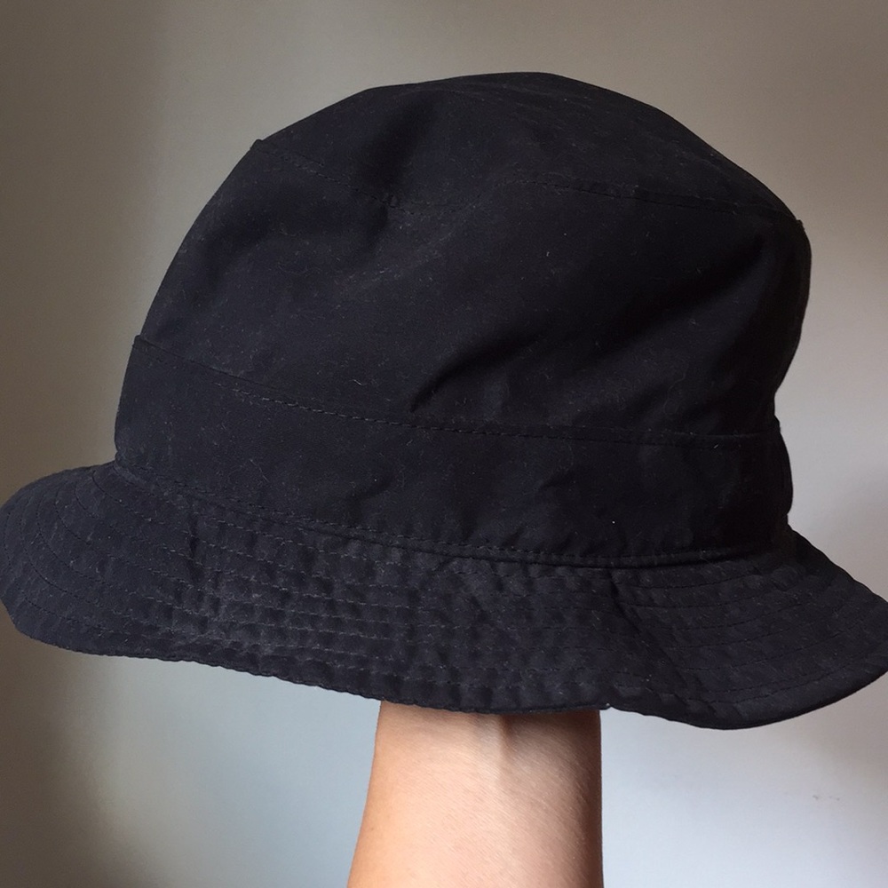 Banana Republic bucket hat